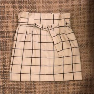 Brand new white checkered skirt | size US 4